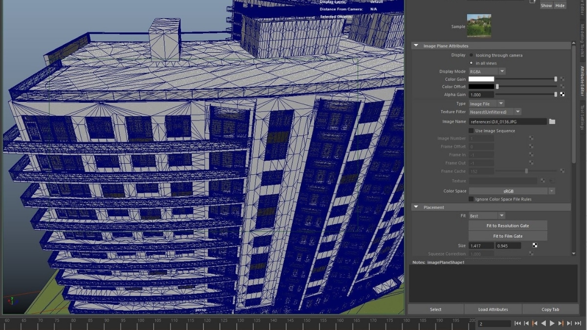 A 3D model of a building with blue wireframe outlines is displayed on the left, while interface controls and properties for the model, which can be optimized for 3D printing, are visible on the right side of the screen.